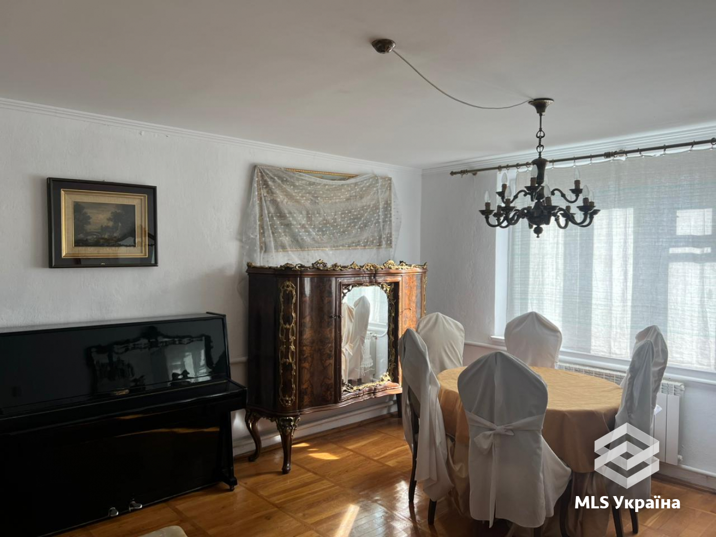 Будинки/Котедж - м. Заставна - 5 кімн., 202 м²