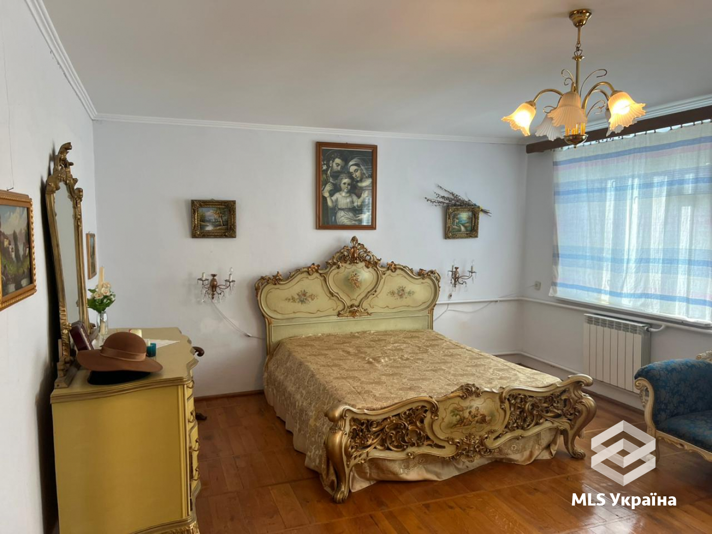 Будинки/Котедж - м. Заставна - 5 кімн., 202 м²