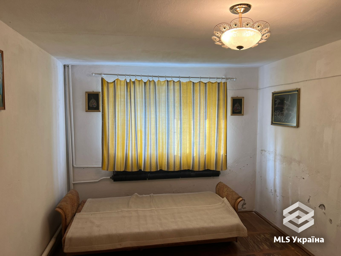 Будинки/Котедж - м. Заставна - 5 кімн., 202 м²