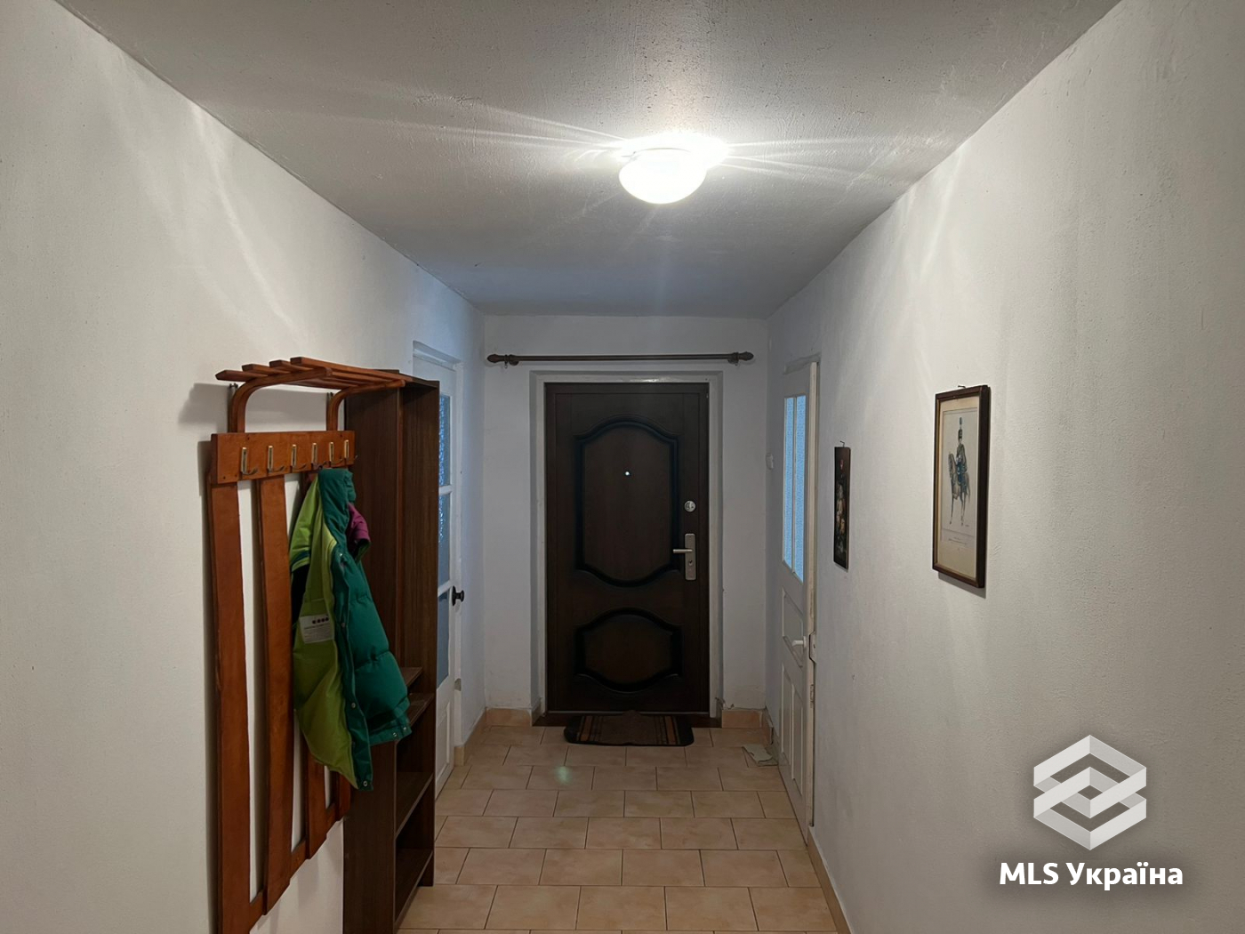 Будинки/Котедж - м. Заставна - 5 кімн., 202 м²