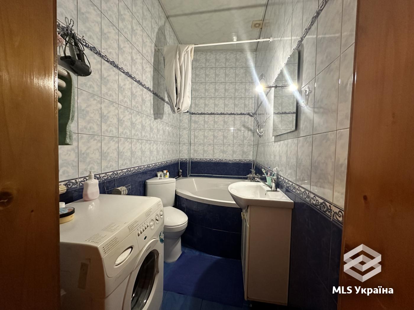 Квартири - м. Чернівці, Центр - 3 кімн., 91.1 м²