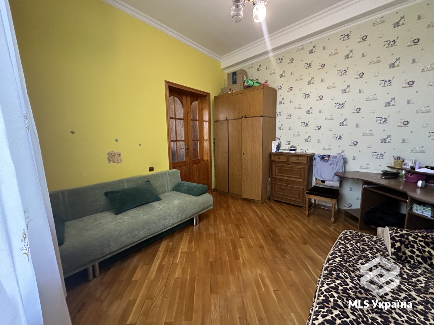 Квартири - м. Чернівці, Центр - 3 кімн., 91.1 м²