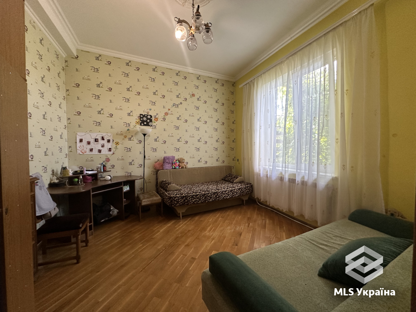 Квартири - м. Чернівці, Центр - 3 кімн., 91.1 м²