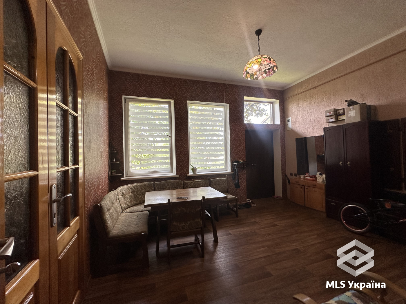 Квартири - м. Чернівці, Центр - 3 кімн., 91.1 м²