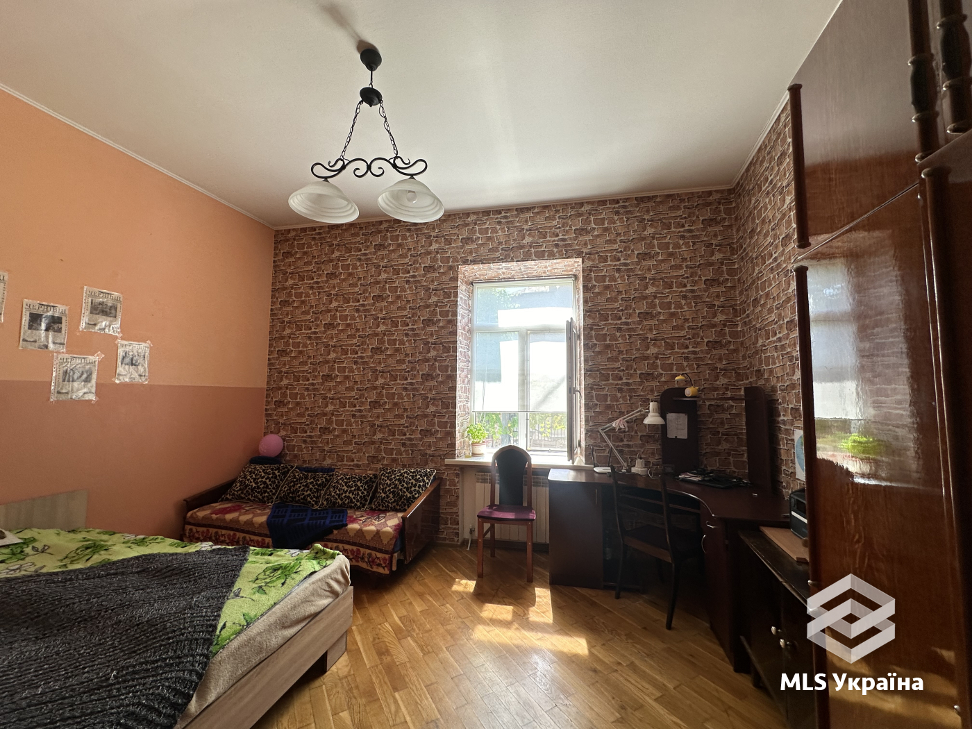 Квартири - м. Чернівці, Центр - 3 кімн., 91.1 м²