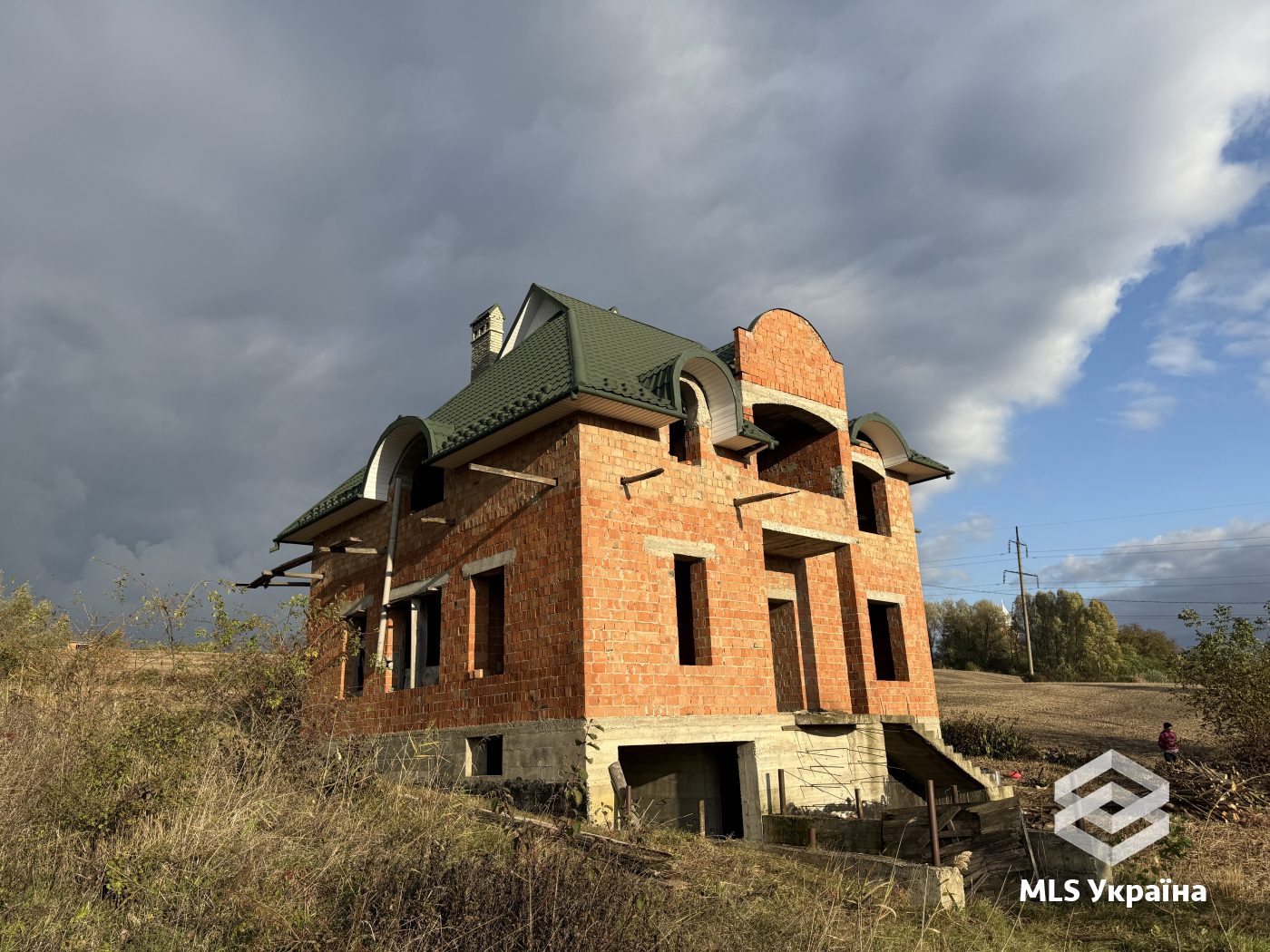 Будинки/Котедж - с. Заволока - 6 кімн., 265 м²