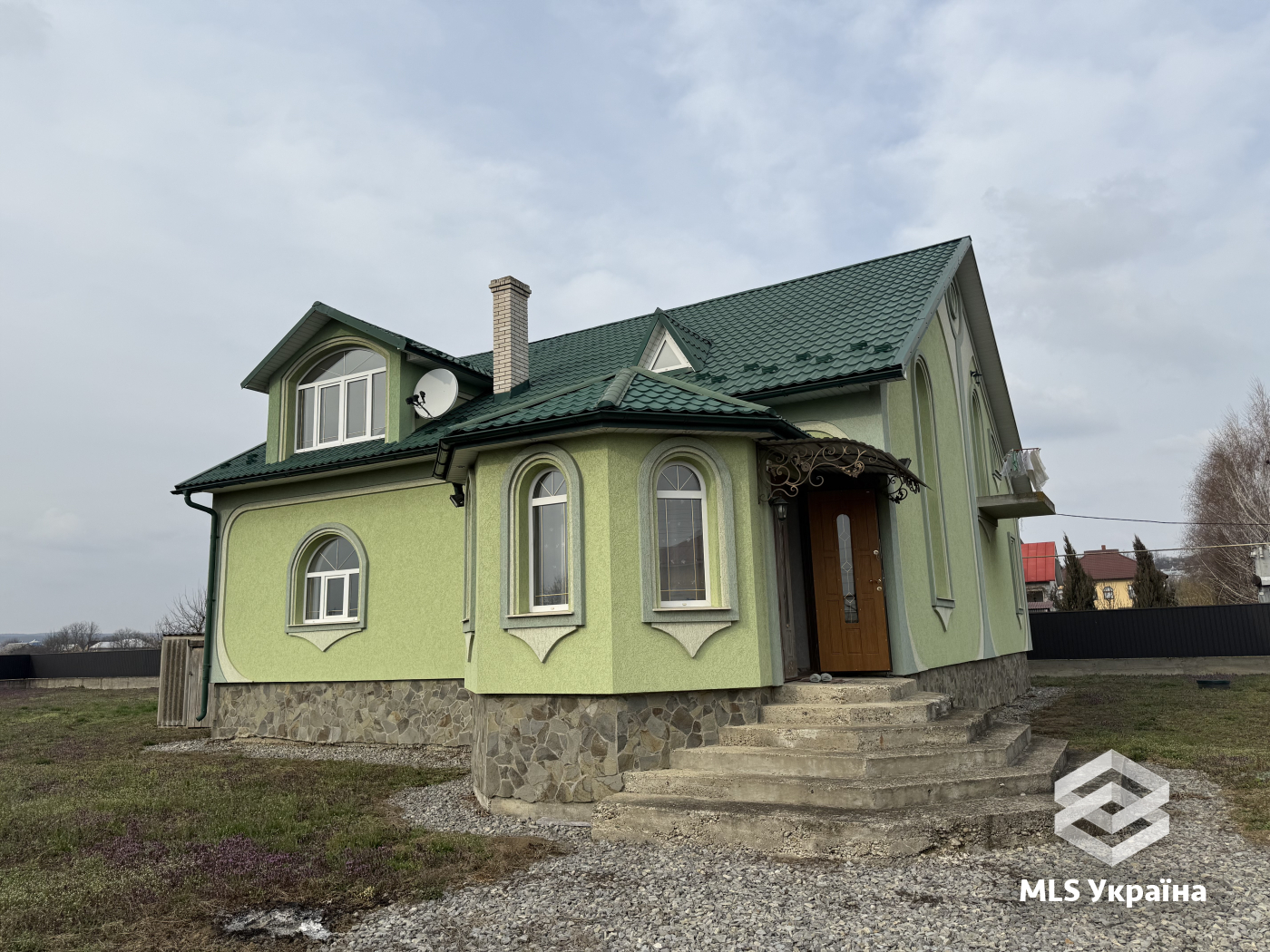 Будинки/Котедж - с. Магала, Траса на Киів - 4 кімн., 211 м²