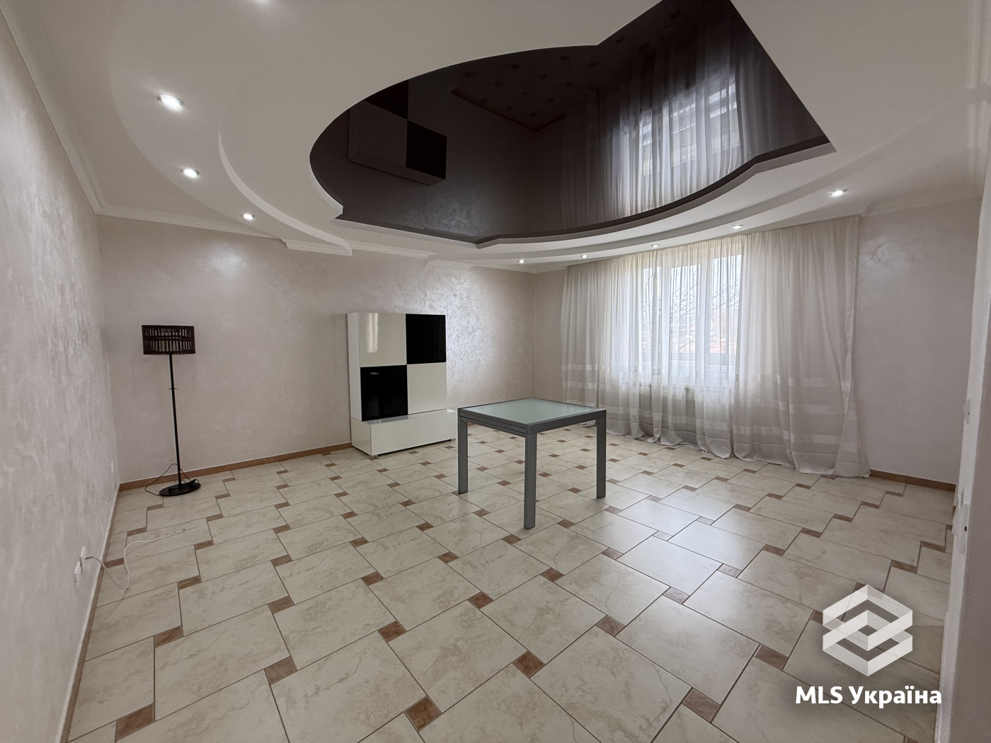 Будинки/Котедж - с. Магала, Траса на Киів - 4 кімн., 211 м²