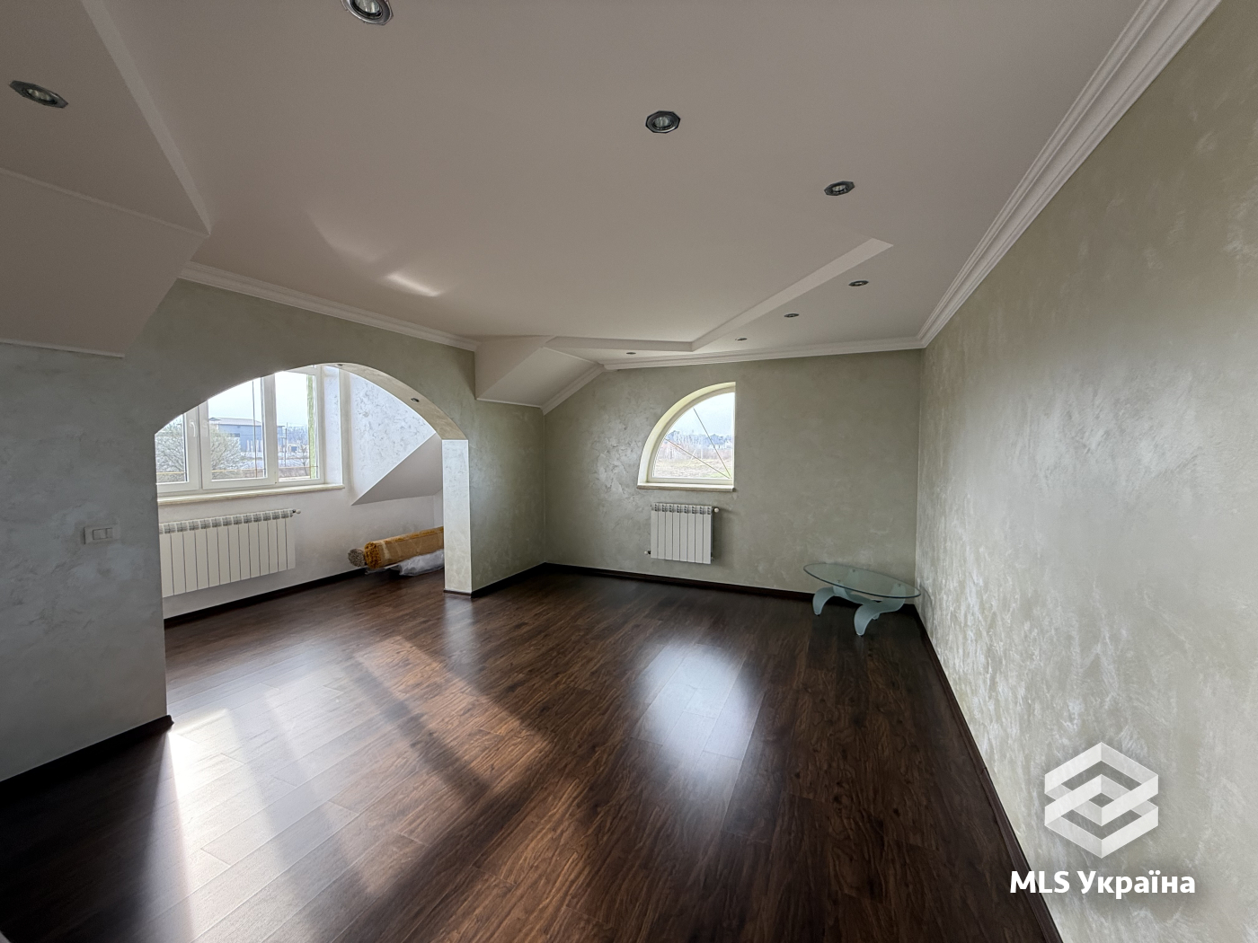 Будинки/Котедж - с. Магала, Траса на Киів - 4 кімн., 211 м²