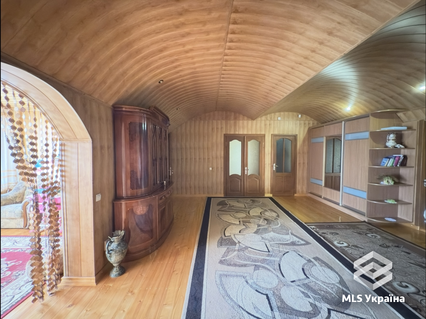Будинки/Котедж - с. Годилів, Годилівська школа - 6 кімн., 394 м²