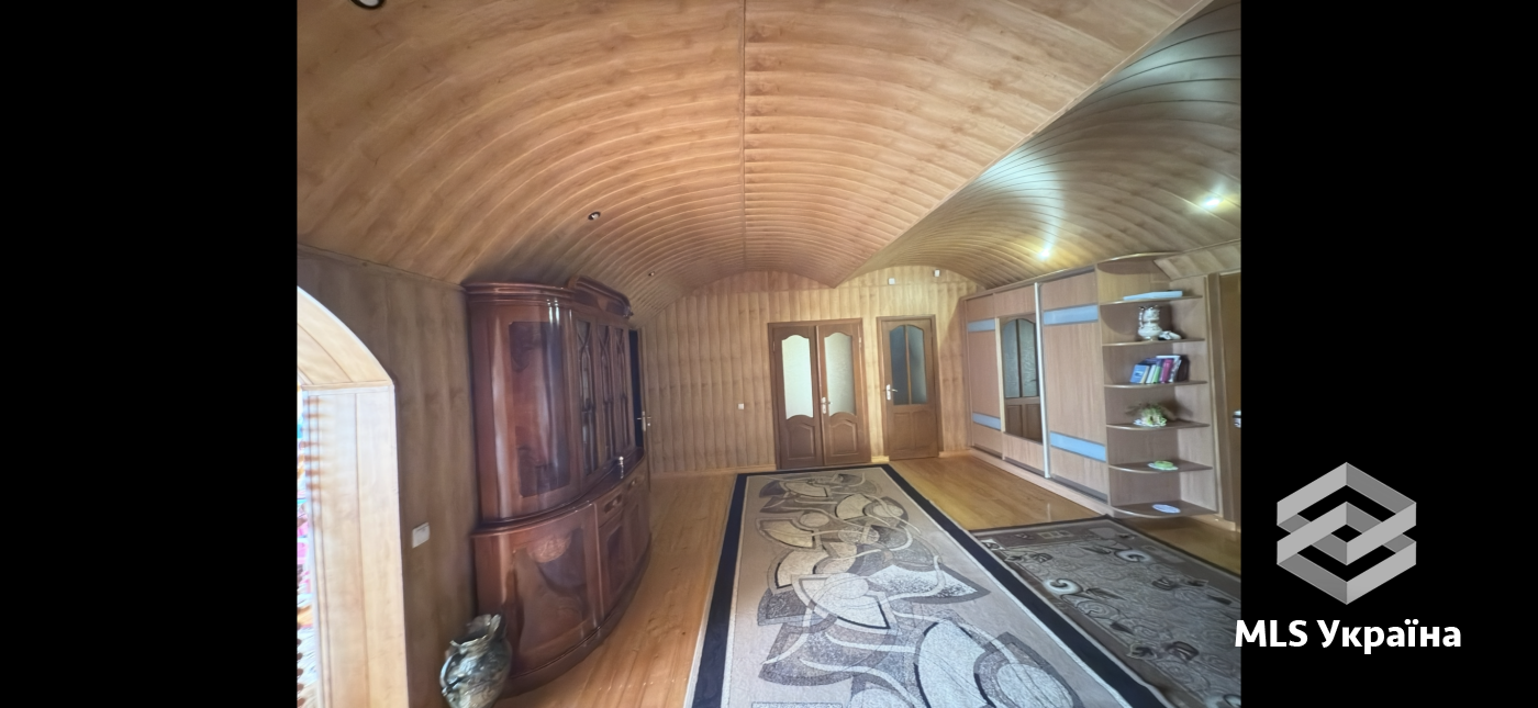 Будинки/Котедж - с. Годилів, Годилівська школа - 6 кімн., 394 м²