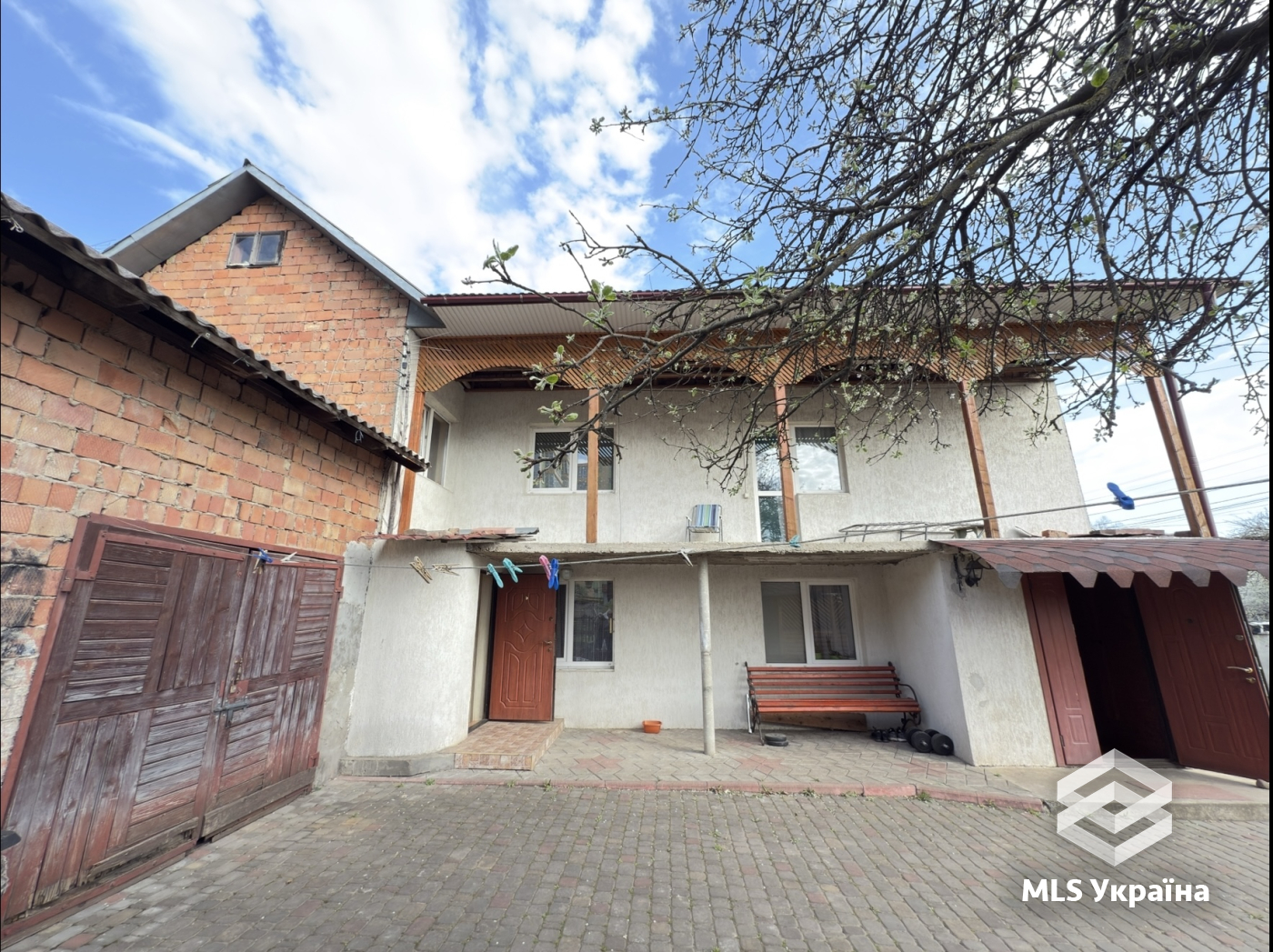 Будинки/Котедж - м. Чернівці - 5 кімн., 217 м²
