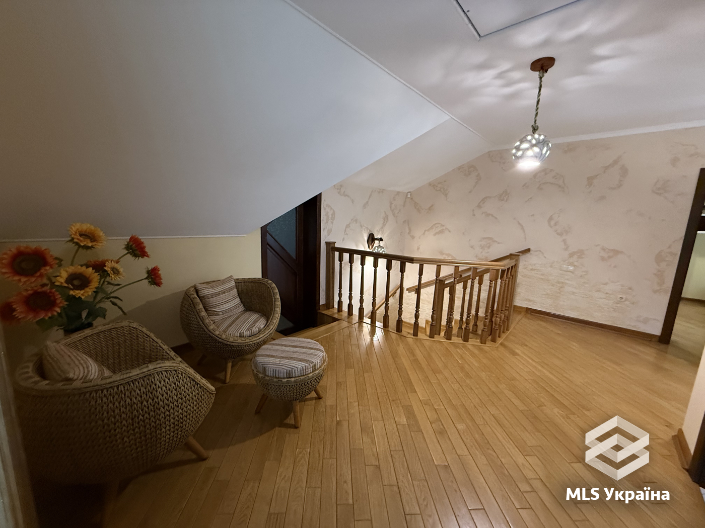 Будинки/Котедж - м. Чернівці, Сторожинецька - 3 кімн., 141 м²