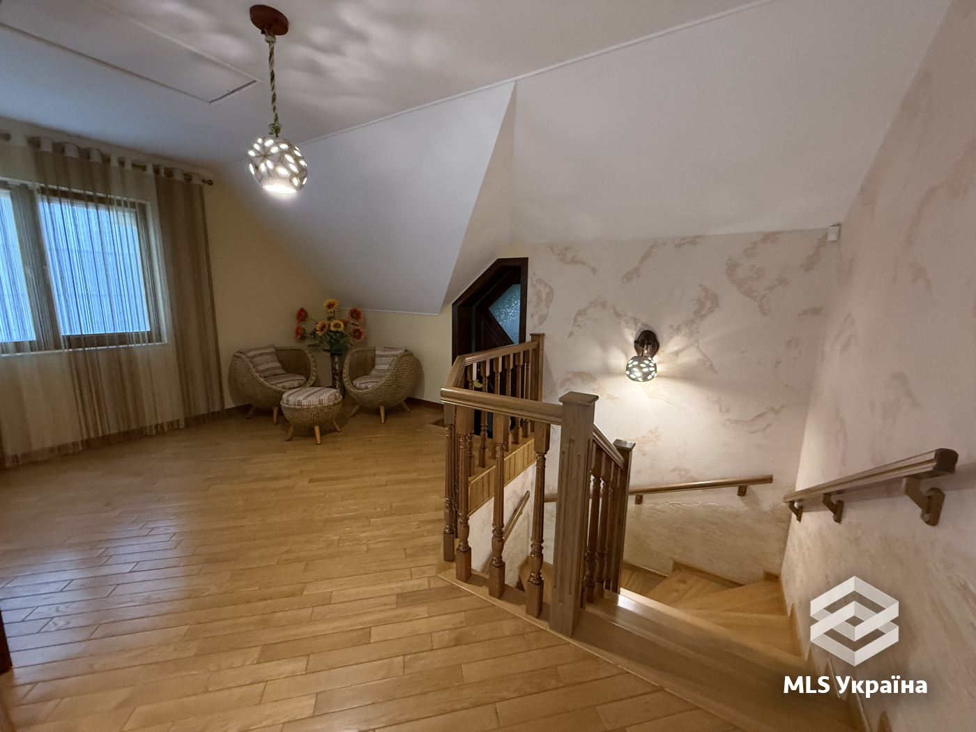 Будинки/Котедж - м. Чернівці, Сторожинецька - 3 кімн., 141 м²