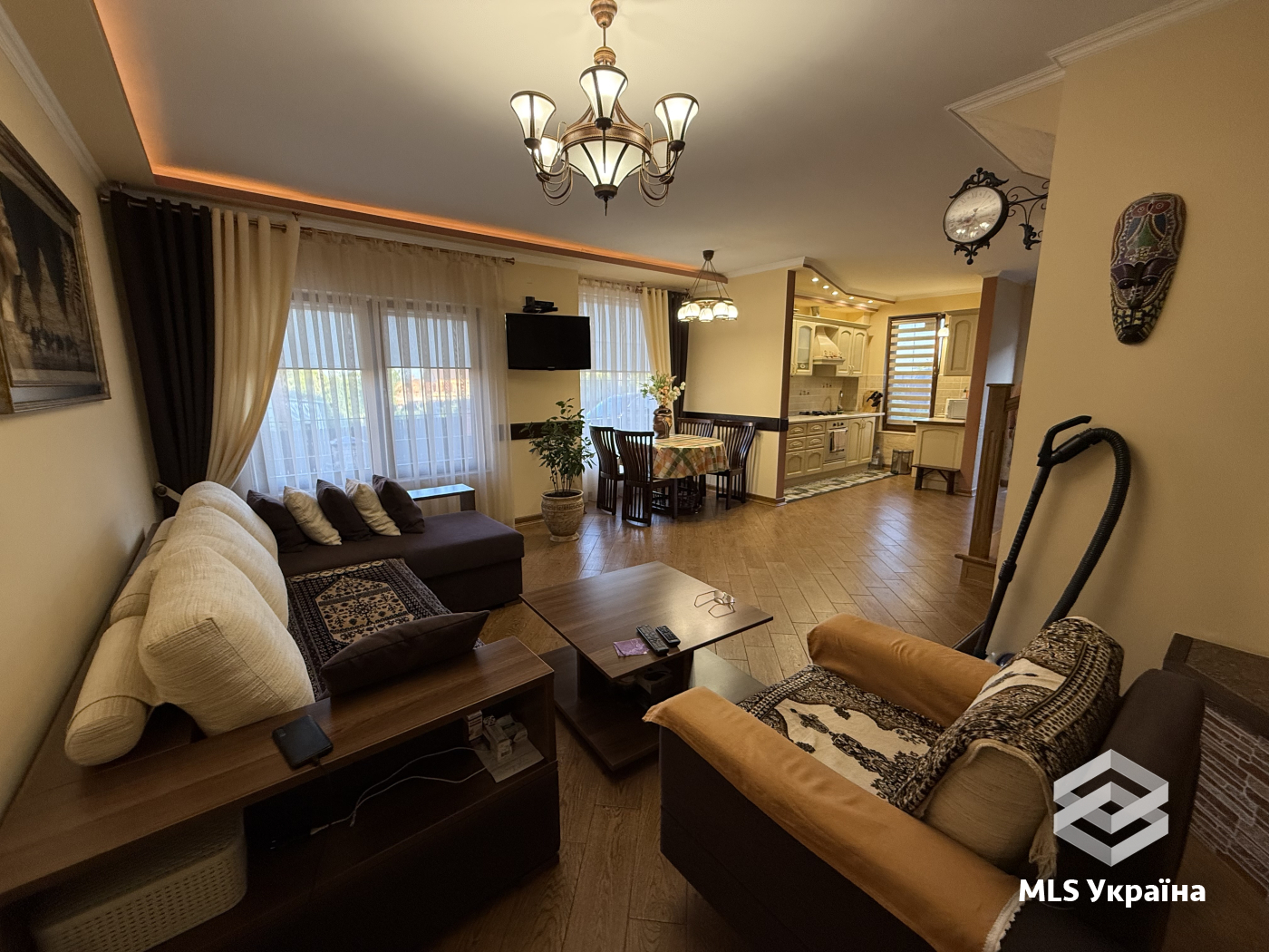 Будинки/Котедж - м. Чернівці, Сторожинецька - 3 кімн., 141 м²