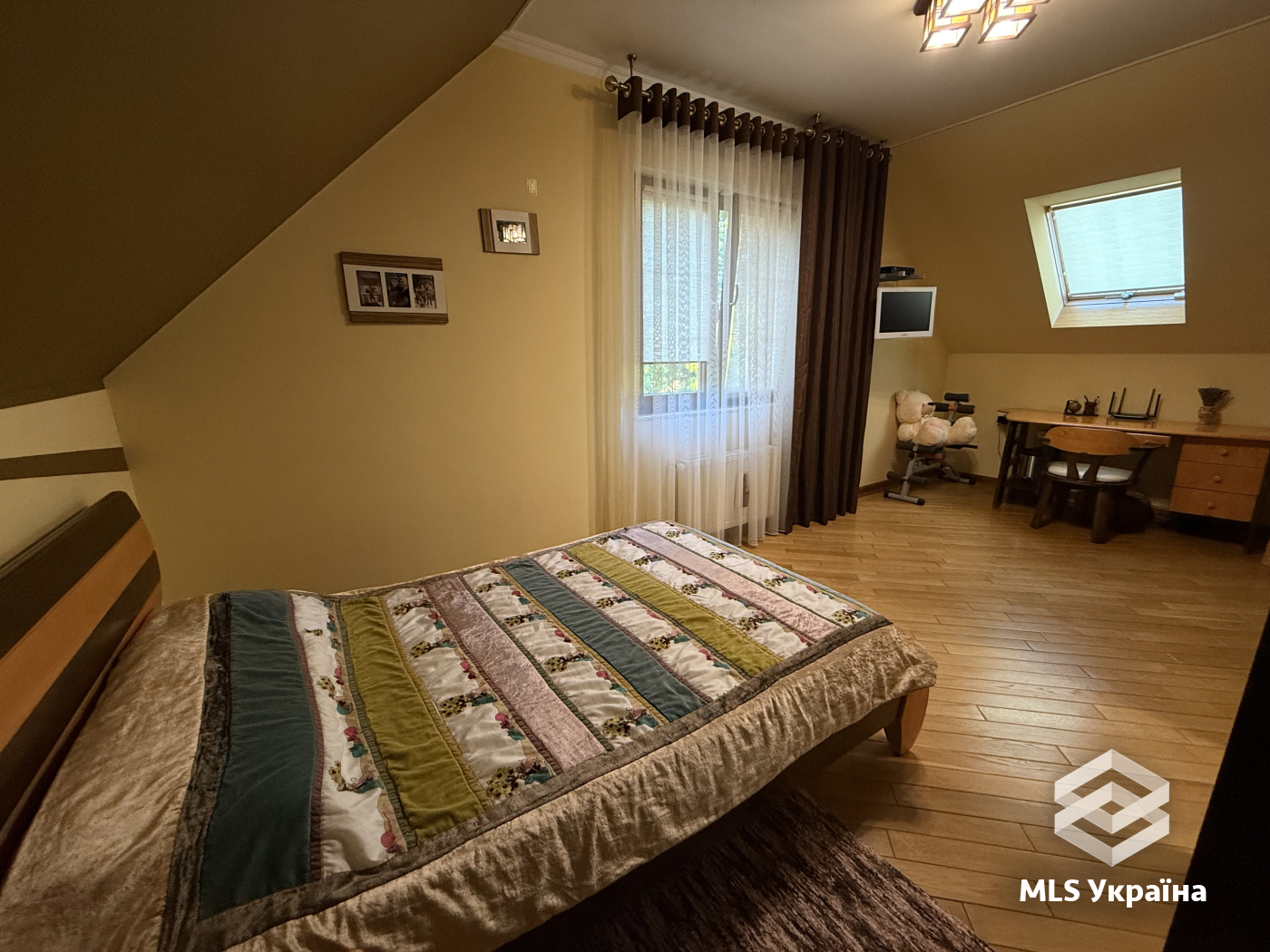 Будинки/Котедж - м. Чернівці, Сторожинецька - 3 кімн., 141 м²