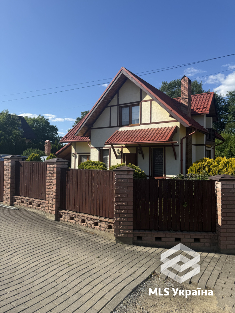 Будинки/Котедж - м. Чернівці, Сторожинецька - 3 кімн., 141 м²