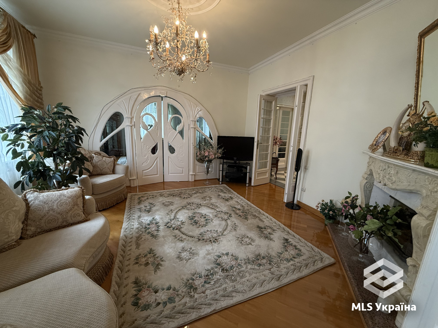 Квартири - м. Чернівці, Центр - 4 кімн., 125 м²