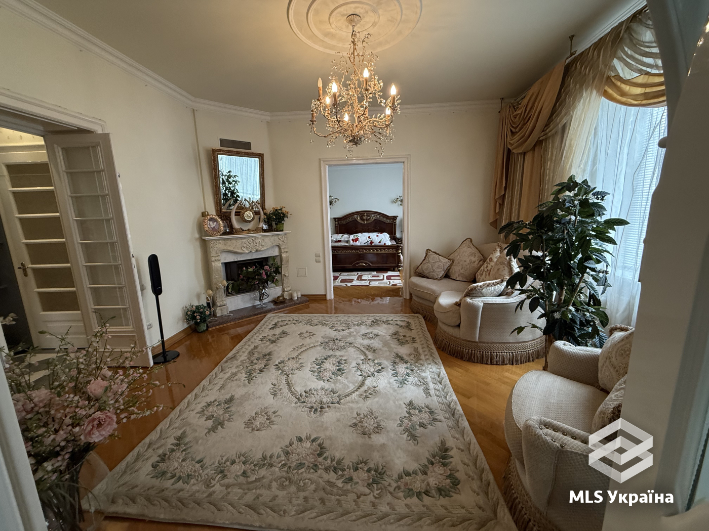 Квартири - м. Чернівці, Центр - 4 кімн., 125 м²