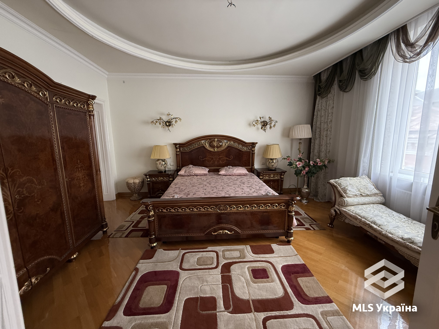 Квартири - м. Чернівці, Центр - 4 кімн., 125 м²