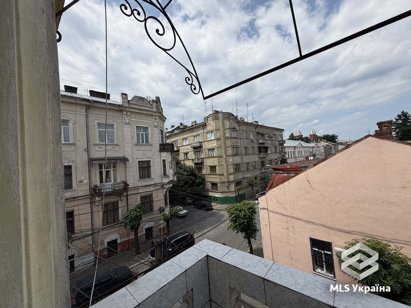 Квартири - м. Чернівці, Центр - 4 кімн., 125 м²