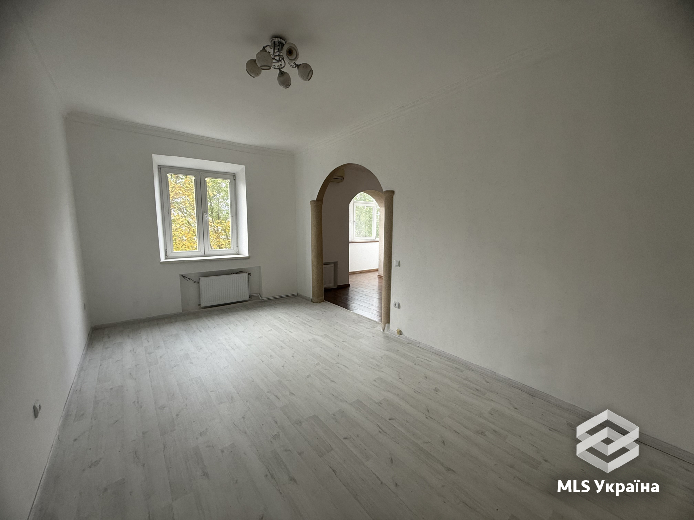 Квартири - м. Чернівці, Центр - 4 кімн., 163.1 м²
