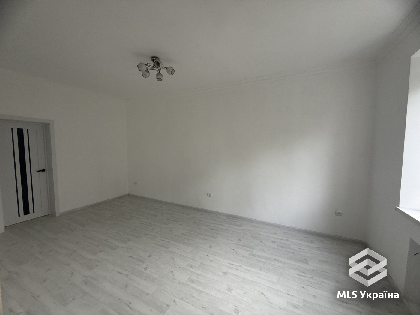 Квартири - м. Чернівці, Центр - 4 кімн., 163.1 м²