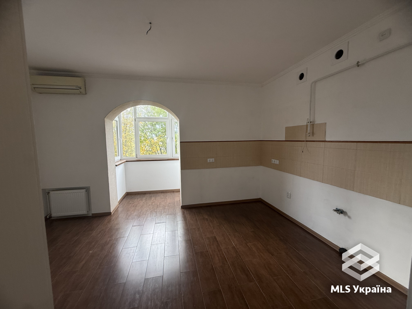 Квартири - м. Чернівці, Центр - 4 кімн., 163.1 м²