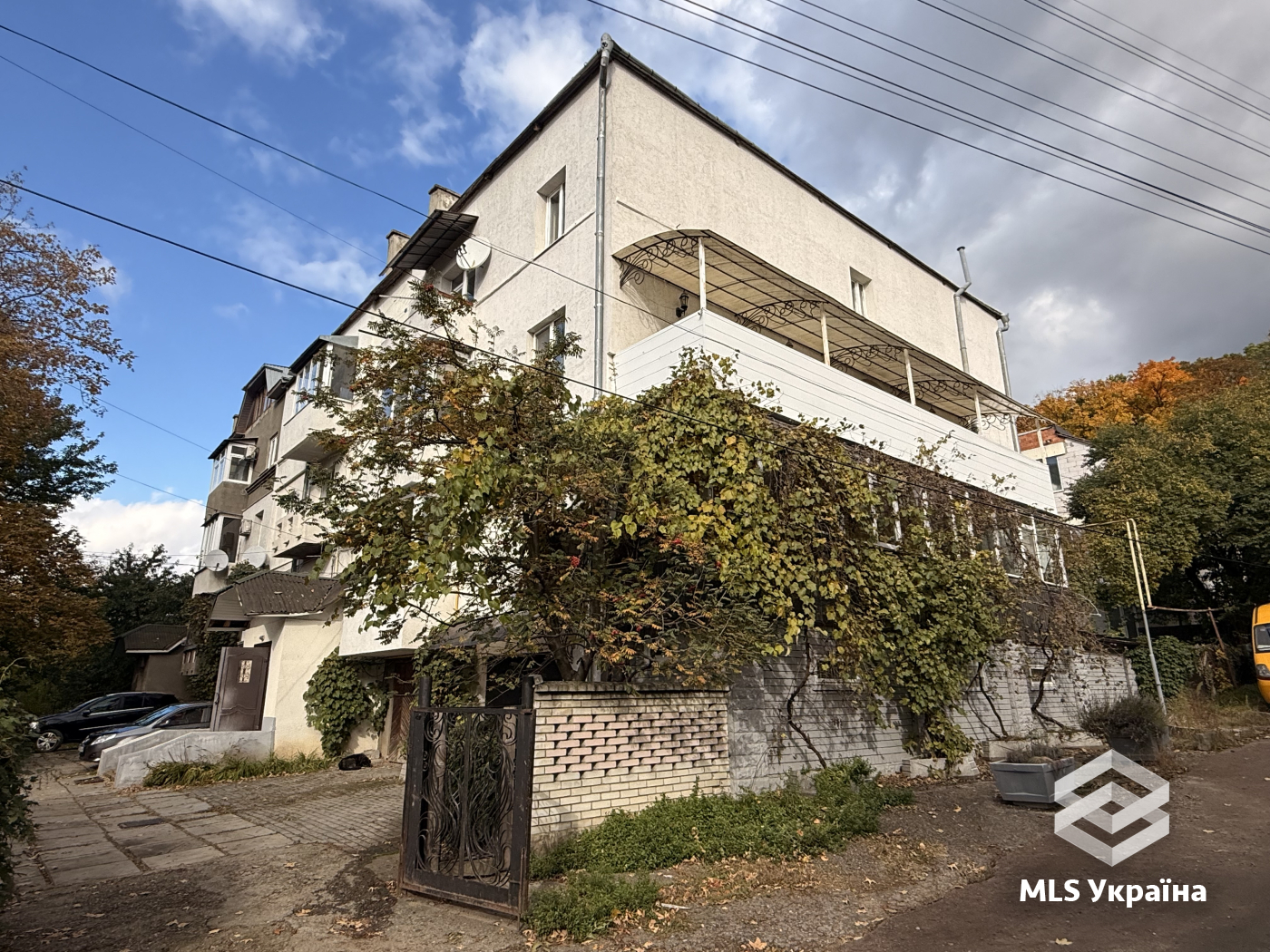 Квартири - м. Чернівці, Центр - 4 кімн., 163.1 м²