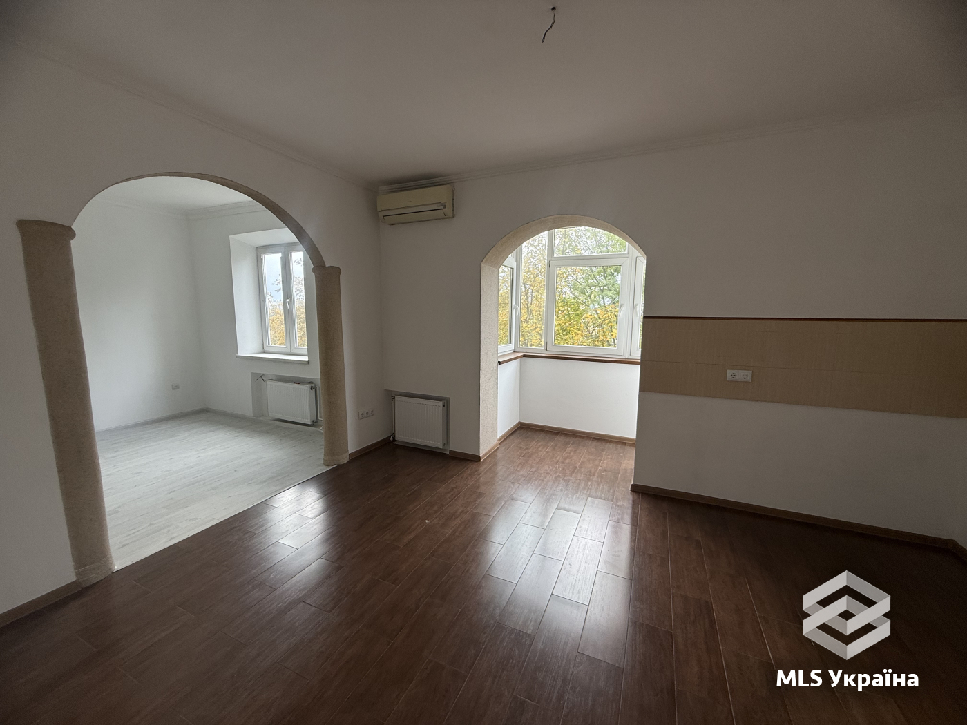 Квартири - м. Чернівці, Центр - 4 кімн., 163.1 м²