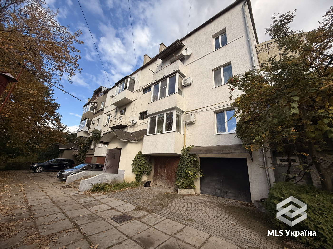 Квартири - м. Чернівці, Центр - 4 кімн., 163.1 м²