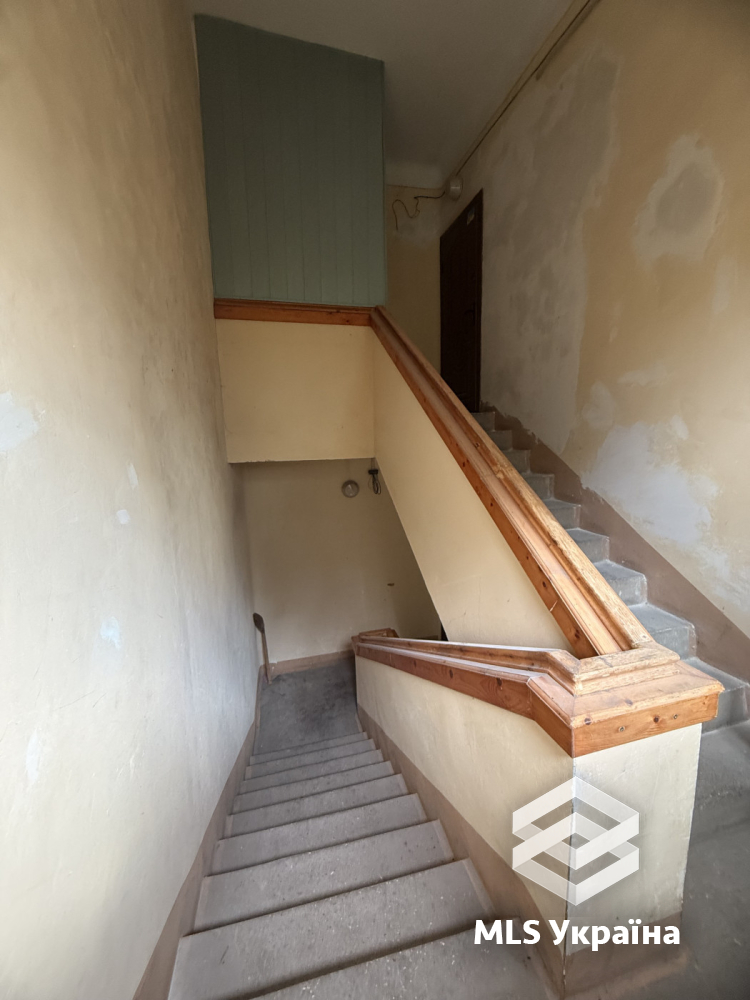 Квартири - м. Чернівці, Центр - 4 кімн., 163.1 м²