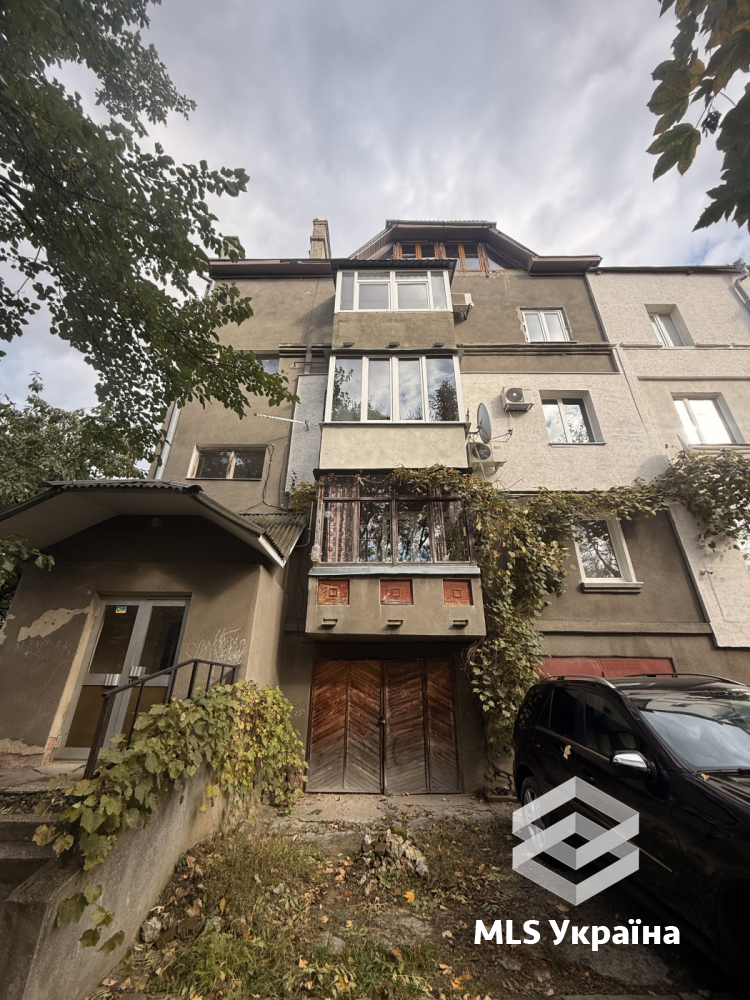 Квартири - м. Чернівці, Центр - 4 кімн., 163.1 м²