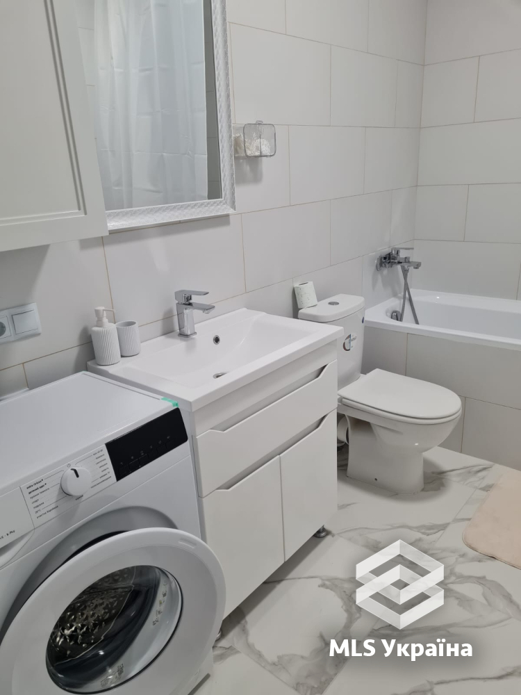 Квартири - м. Чернівці, Роша Клуб - 1 кімн., 58 м²