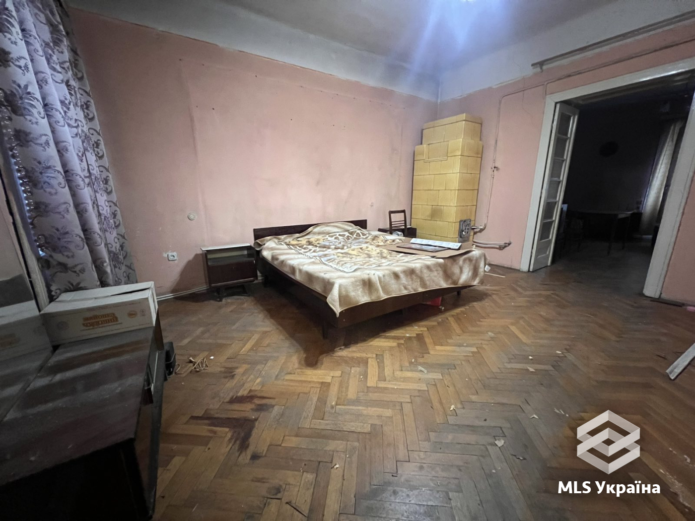Квартири - м. Чернівці, Центр - 3 кімн., 93 м²
