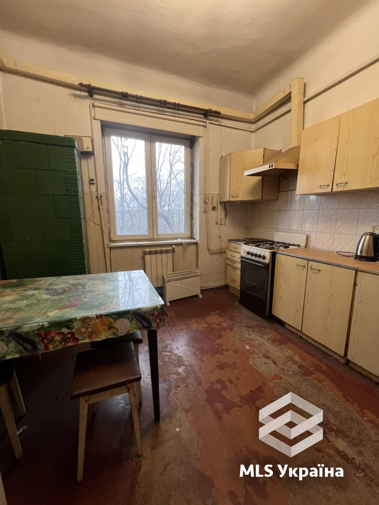 Квартири - м. Чернівці, Центр - 3 кімн., 93 м²