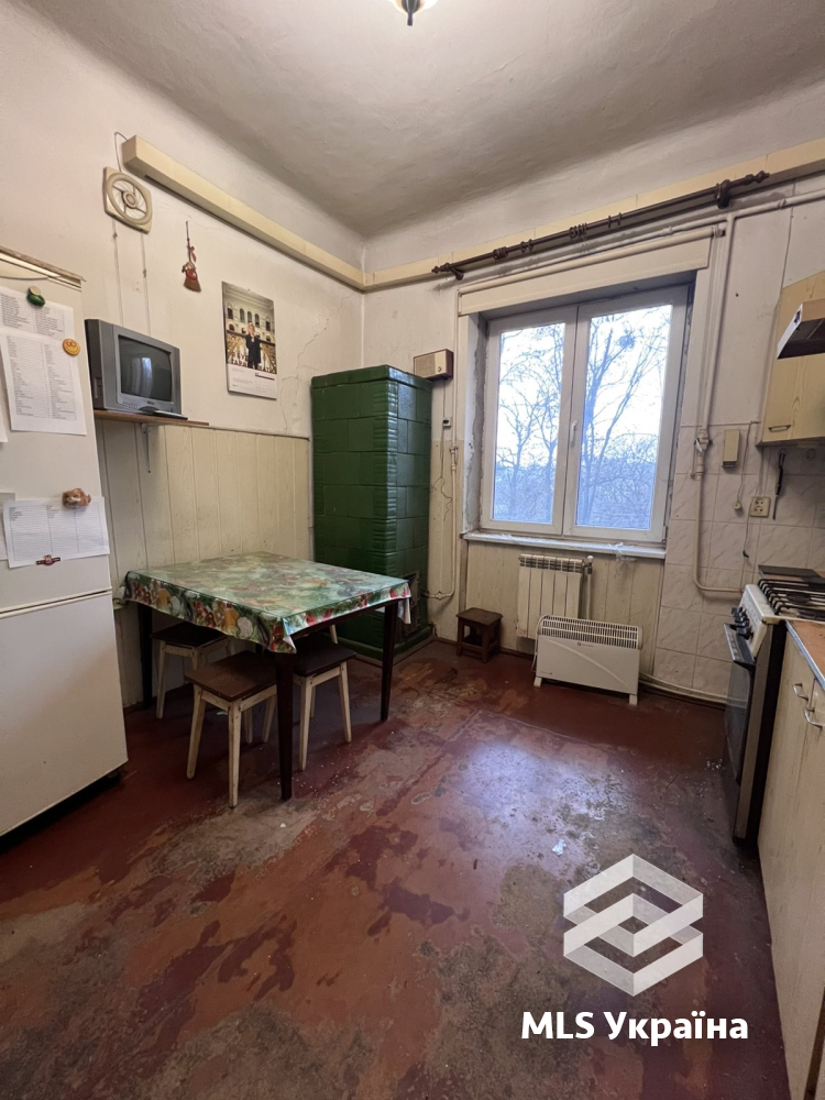 Квартири - м. Чернівці, Центр - 3 кімн., 93 м²