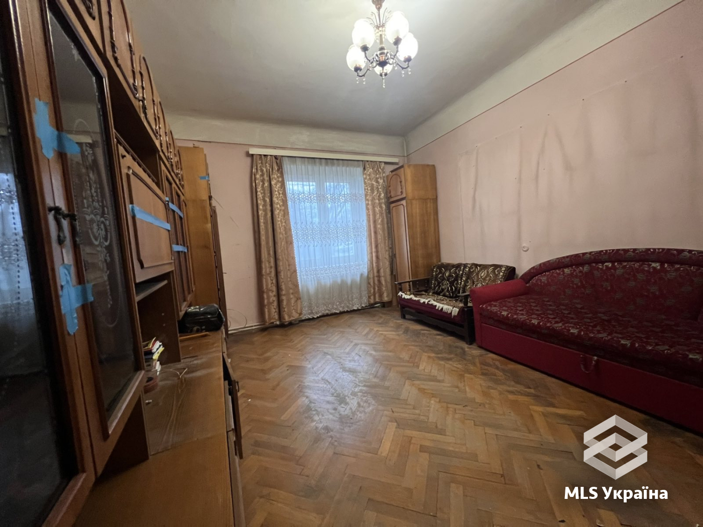 Квартири - м. Чернівці, Центр - 3 кімн., 93 м²