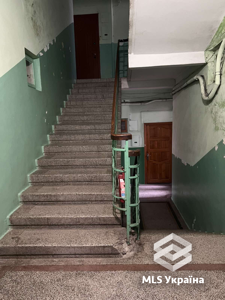 Квартири - м. Чернівці, Центр - 3 кімн., 93 м²