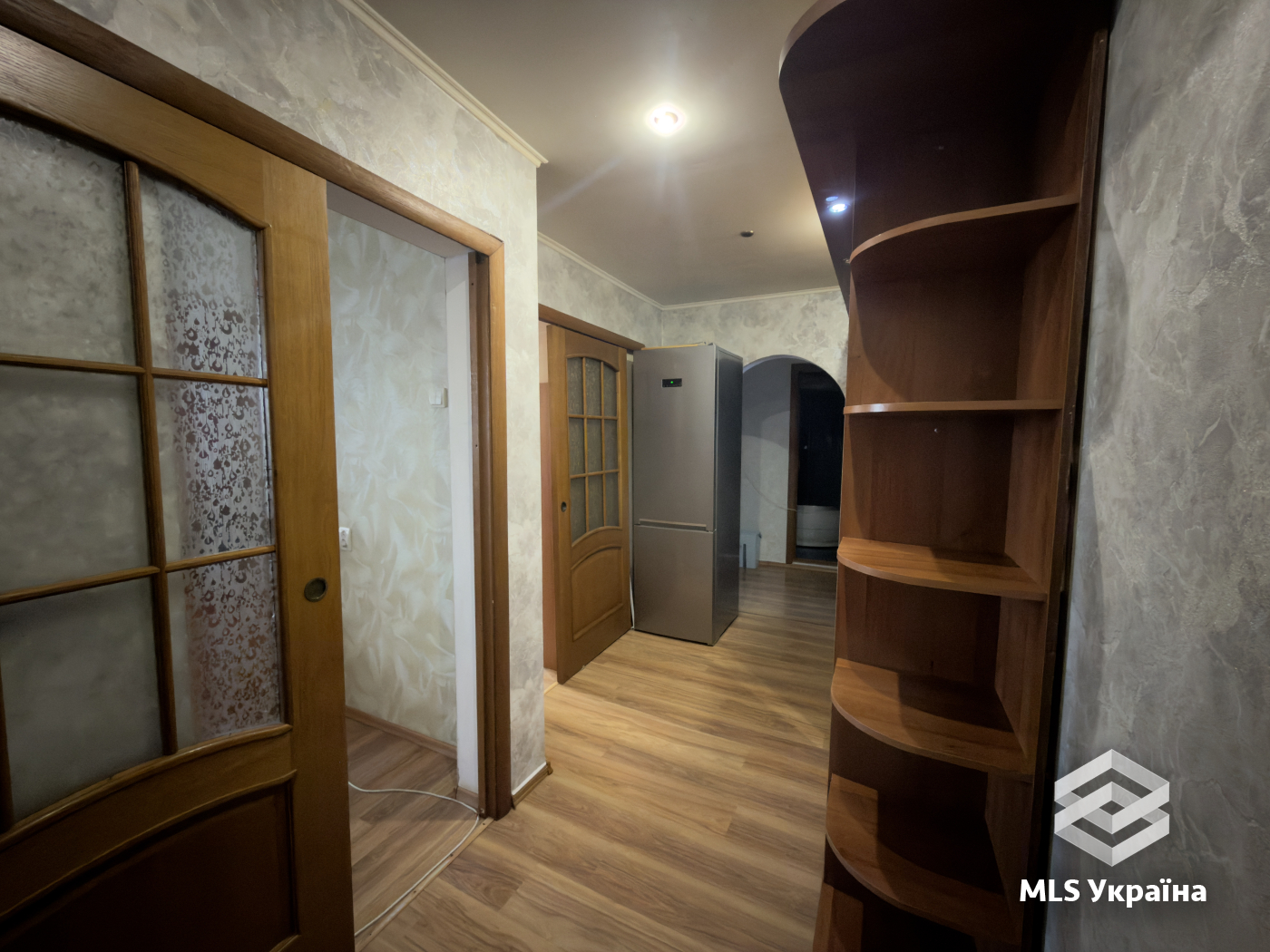 Квартири - м. Чернівці, Фастівська - 3 кімн., 741 м²