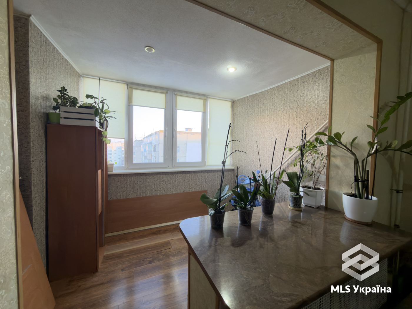 Квартири - м. Чернівці, Фастівська - 3 кімн., 741 м²