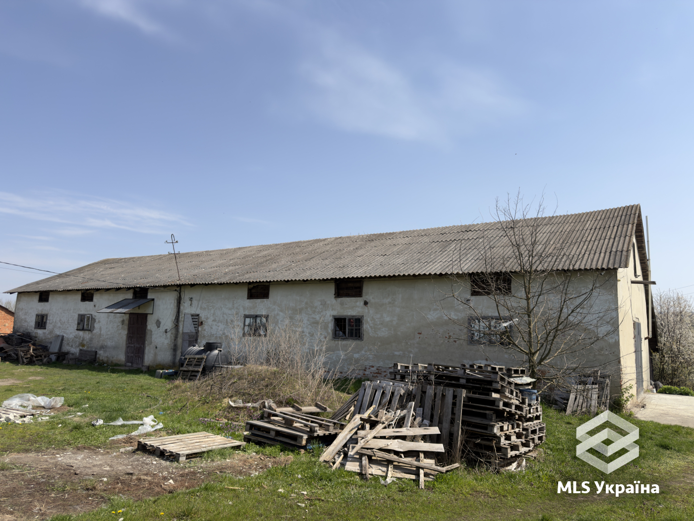 Комерційна нерухомість - с. Драчинці - 427 м²