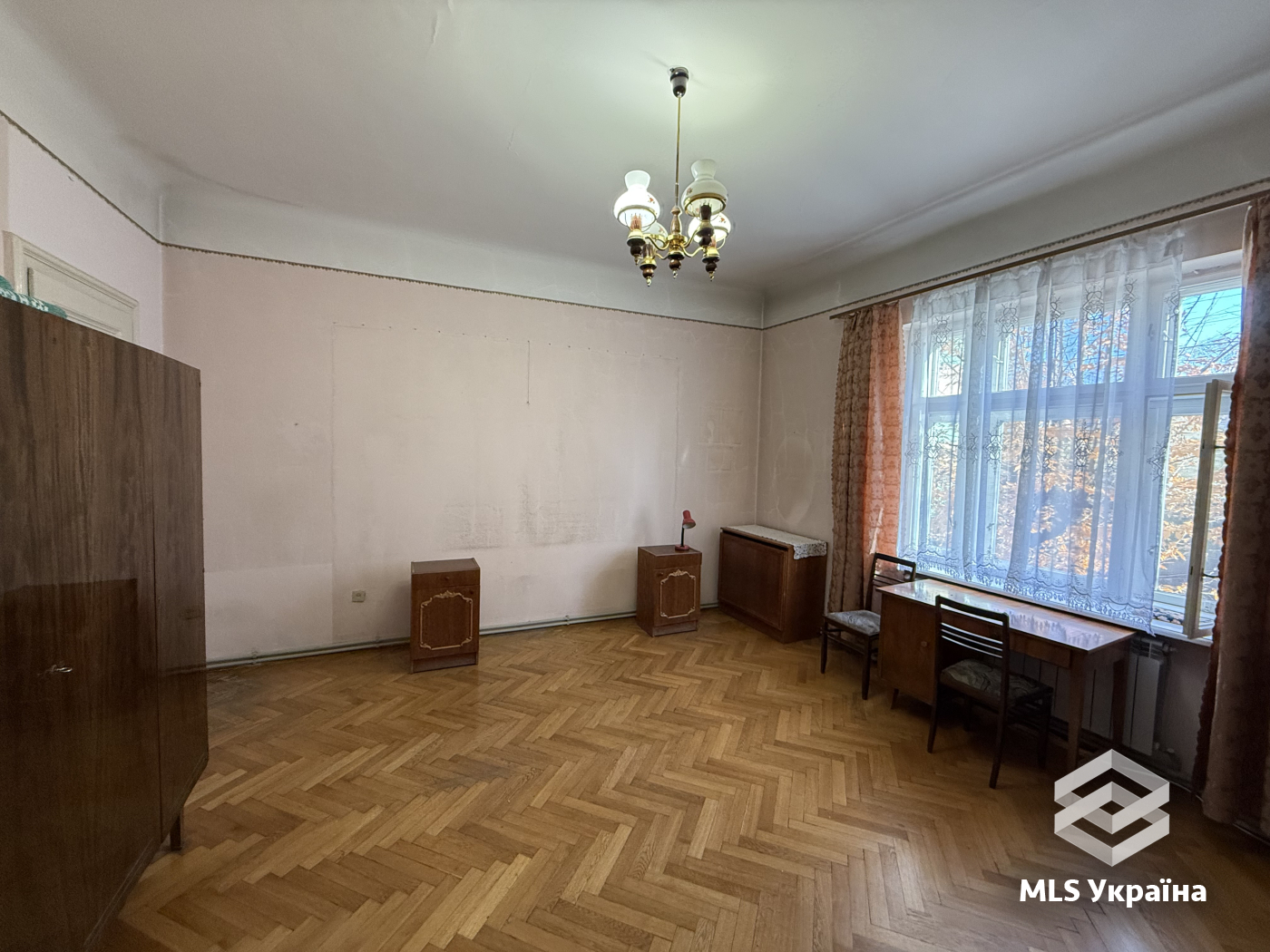 Квартири - м. Чернівці, Центр - 2 кімн., 69.5 м²