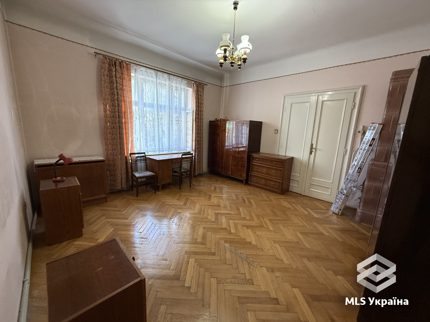 Квартири - м. Чернівці, Центр - 2 кімн., 69.5 м²