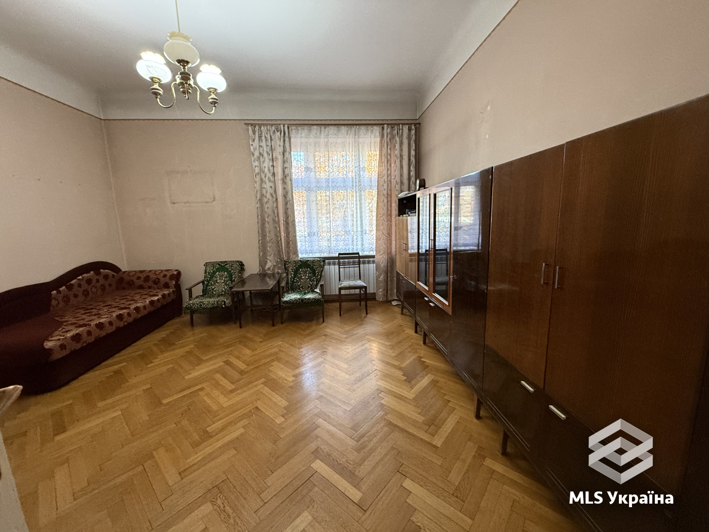 Квартири - м. Чернівці, Центр - 2 кімн., 69.5 м²