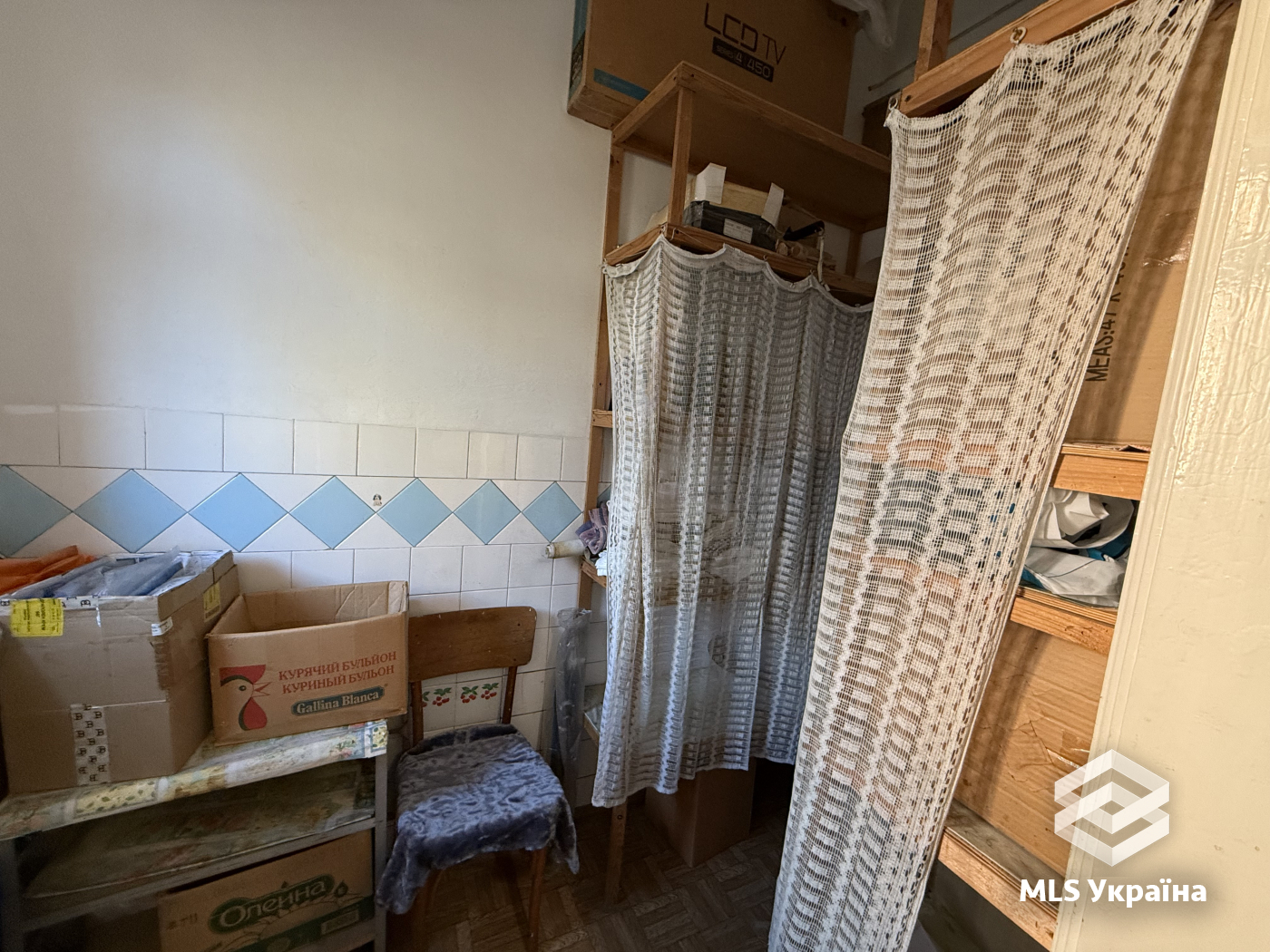 Квартири - м. Чернівці, Центр - 2 кімн., 69.5 м²