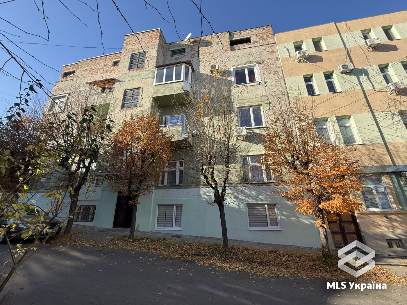 Квартири - м. Чернівці, Центр - 2 кімн., 69.5 м²