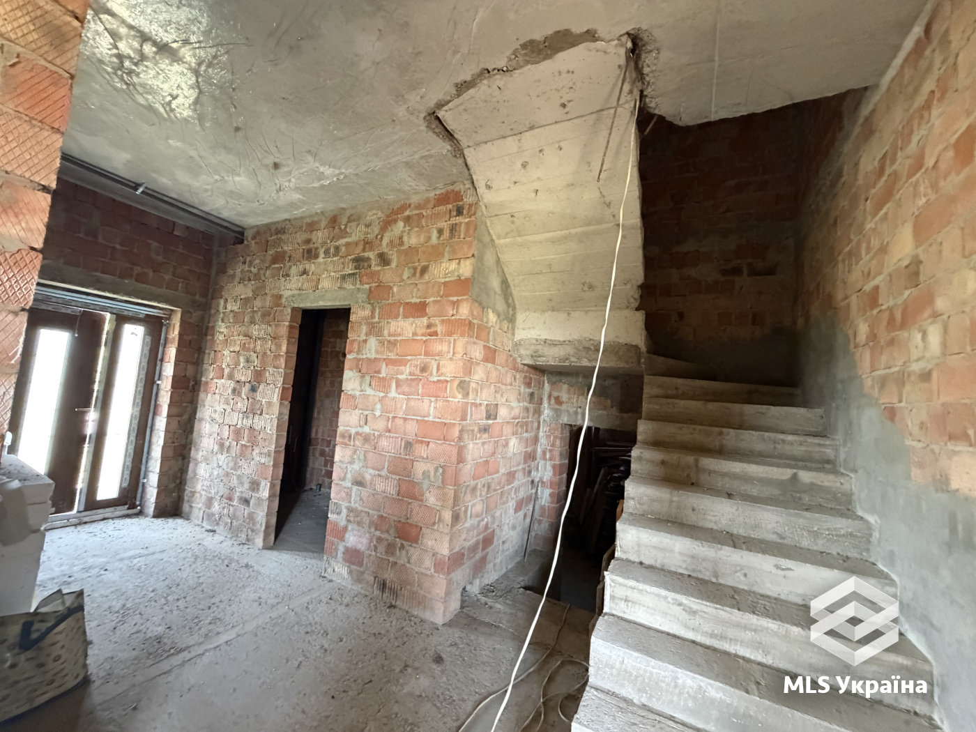 Будинки/Котедж - с. Великий Кучурів, Годилівська школа - 5 кімн., 217.43 м²