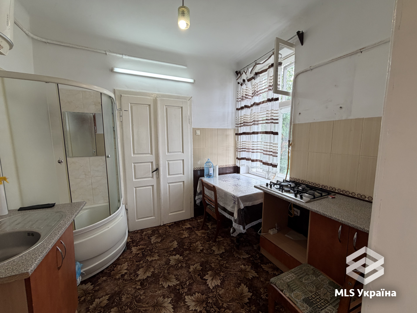 Квартири - м. Чернівці, Центр - 2 кімн., 38 м²