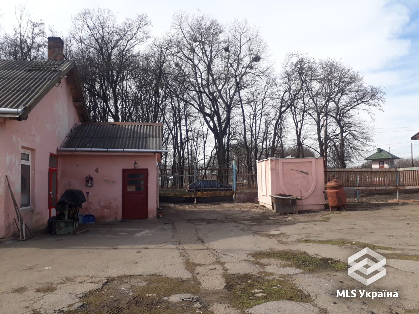 Комерційна нерухомість - м. Чернівці, Садгора - 4000 м²